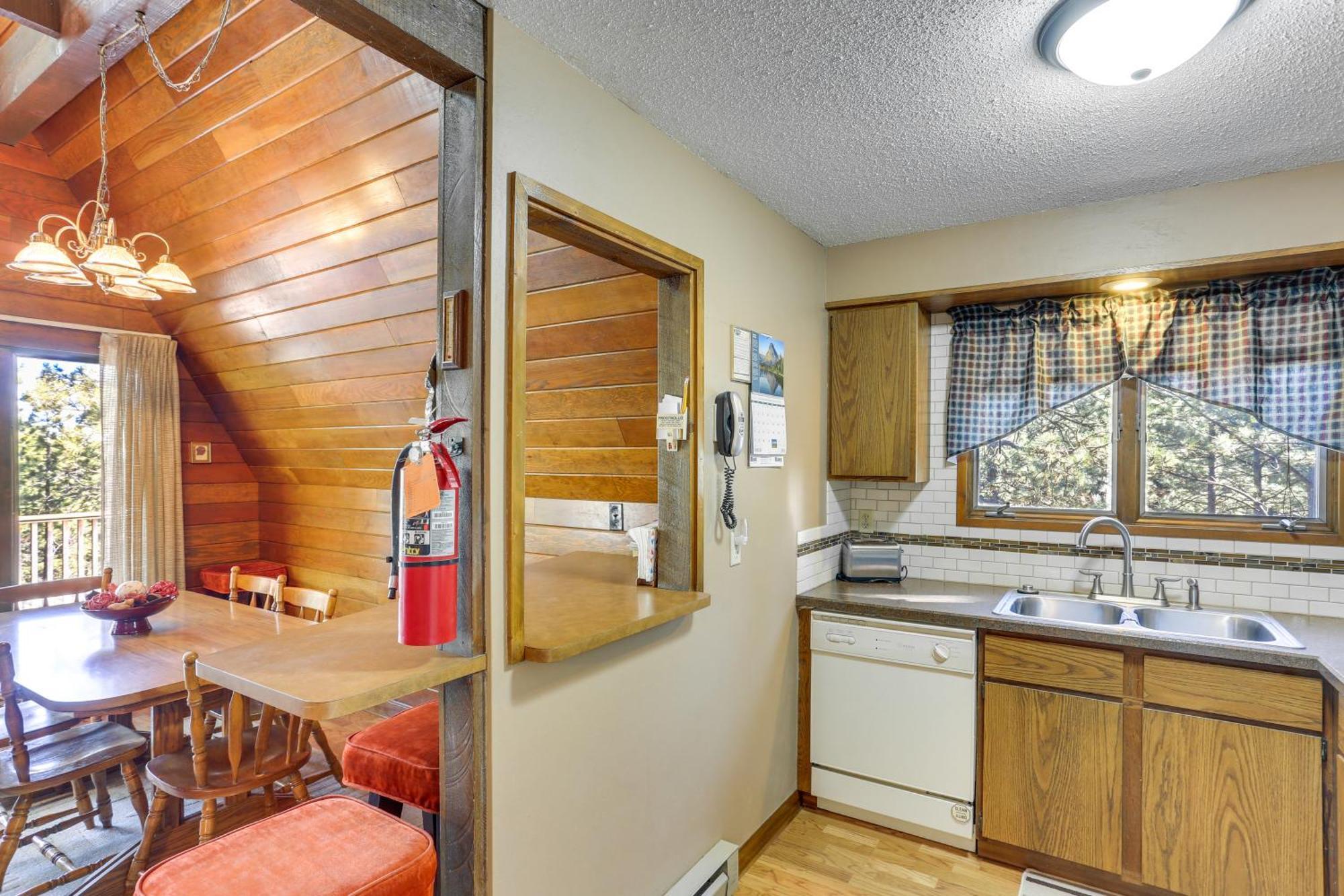 רפיד סיטי Cozy Black Hills Nature Retreat With Private Deck! מראה חיצוני תמונה